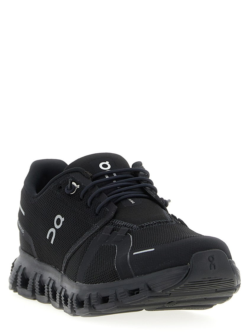 On 'Cloud 6' Sneakers