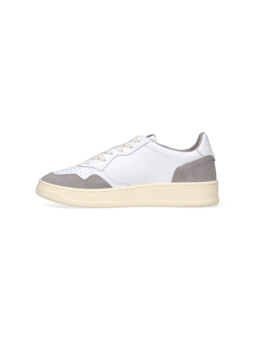 Autry "Medalist" Low-Top Sneakers White