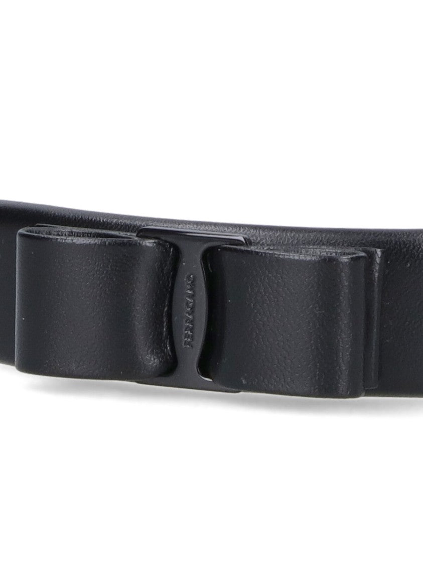 Ferragamo "Vara" Hair Clip – Black