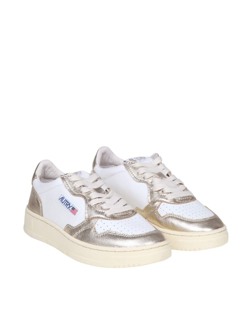 Autry Sneakers In White And Platinum Leather