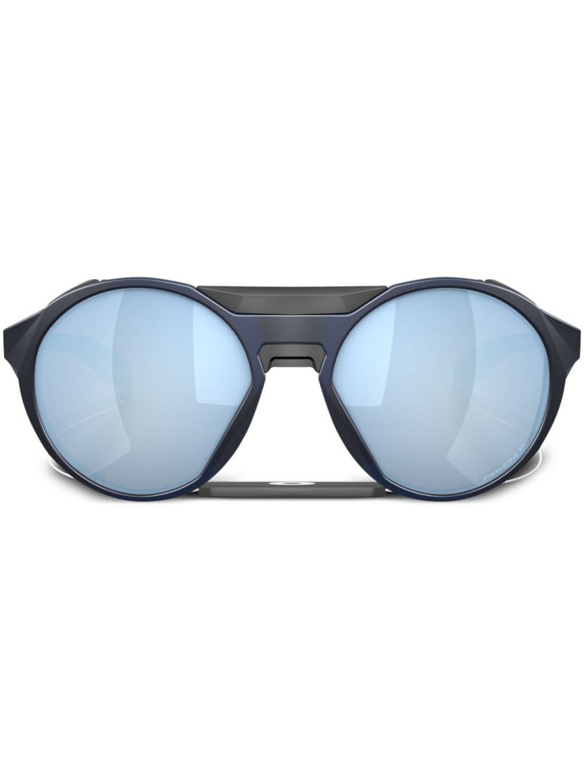 Oakley Bold Black Clifden Sunglasses With Aerodynamic Design