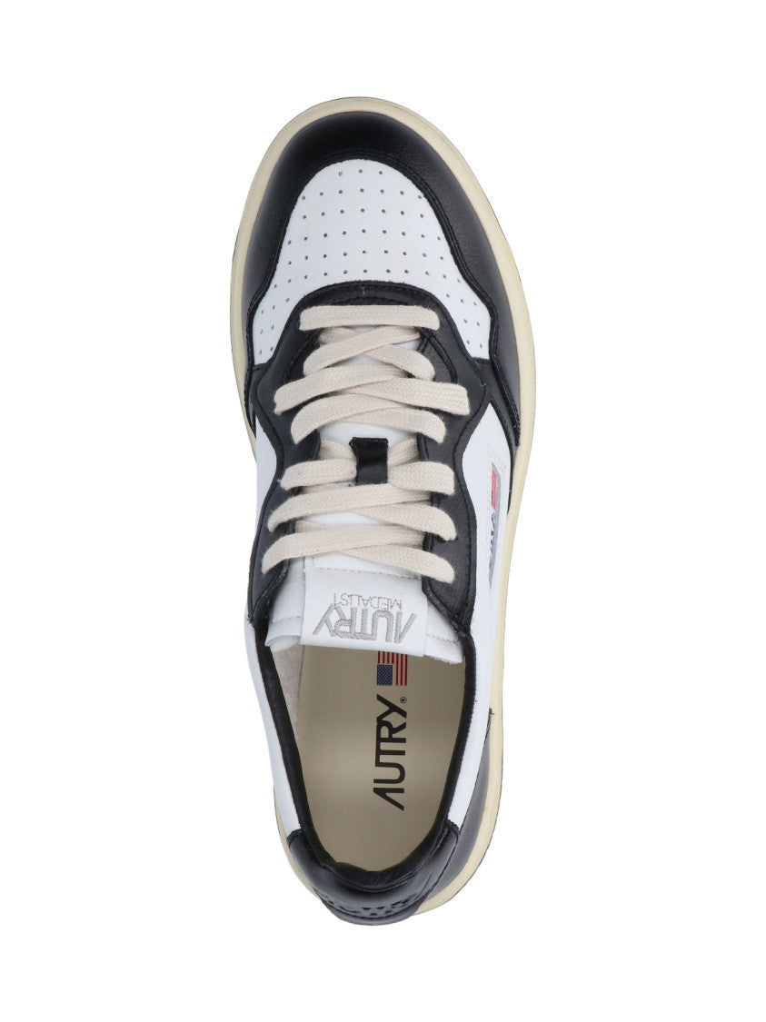 Autry "Medalist" Low Sneakers, In White Leather