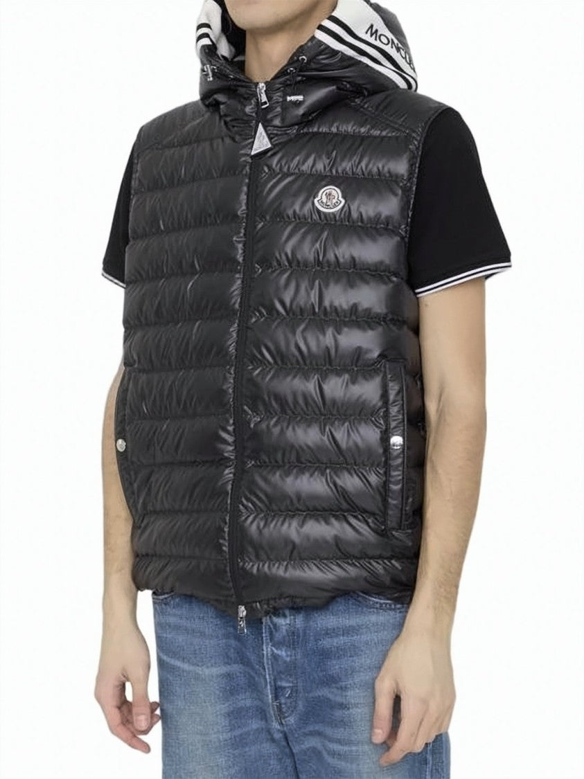 Moncler Horizontal Quilted Puffer Vest With Hood