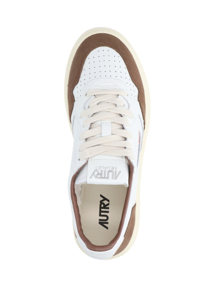 Autry Low-Top White Sneakers With Clean Design And Versatile Appeal