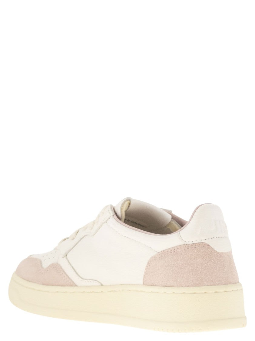 Autry Medalist Low - White Leather And Suede Sneakers In Powder