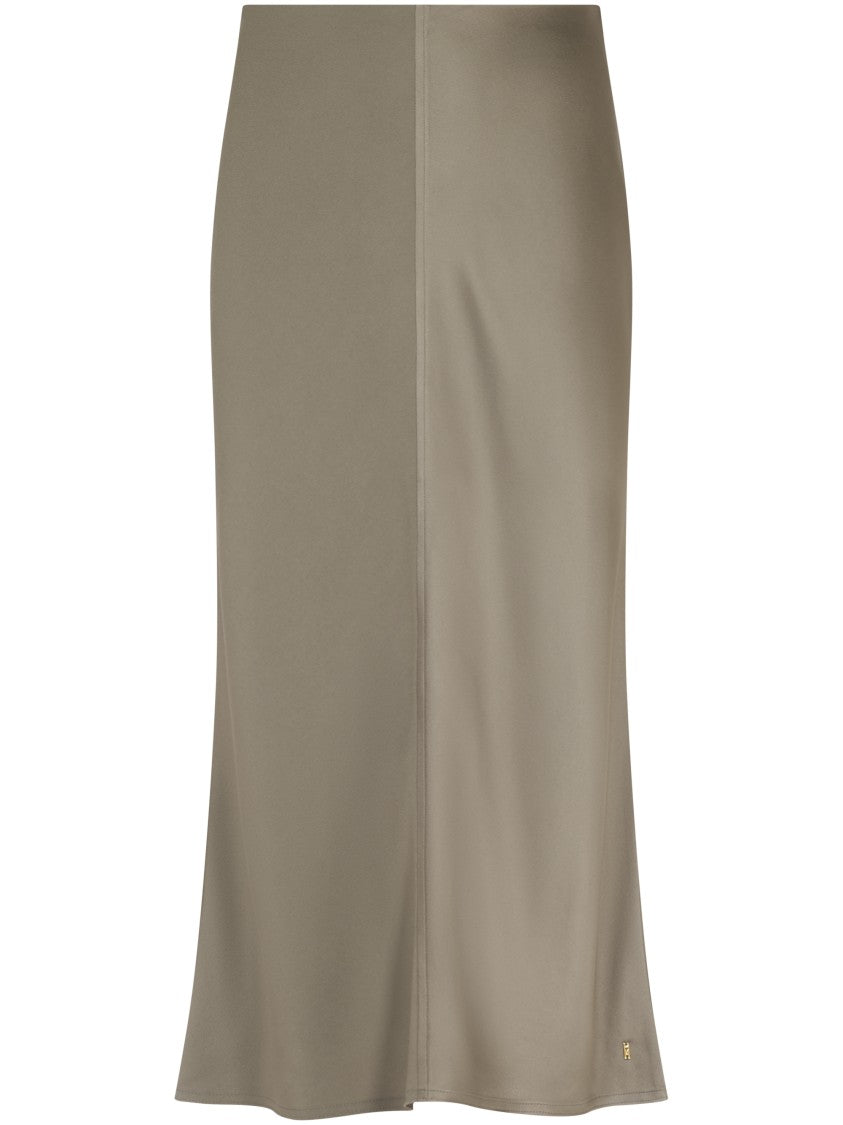 Ami Straight Skirt With Subtle Back Slit