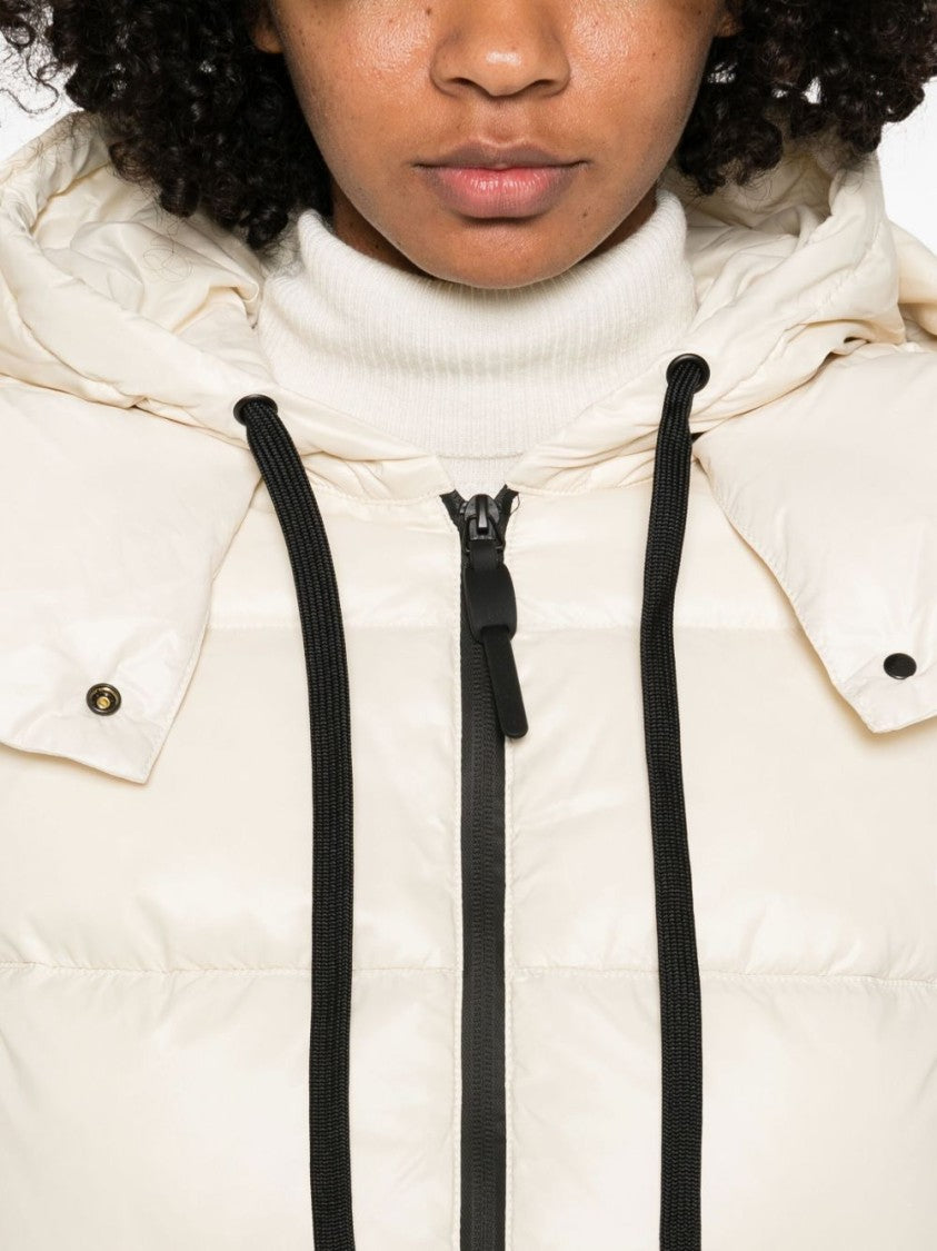 Peuterey Tailored White Coat With Minimalist Design