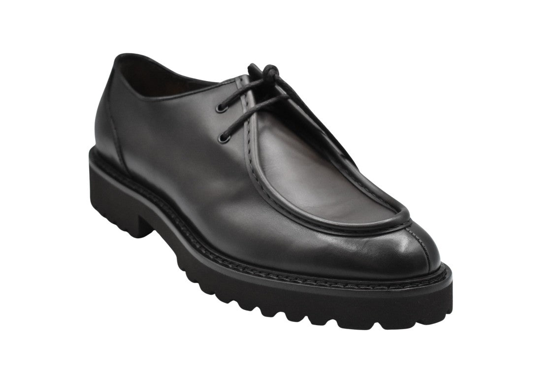 Doucal's Brown Low Schuhe With Polished Leather Upper