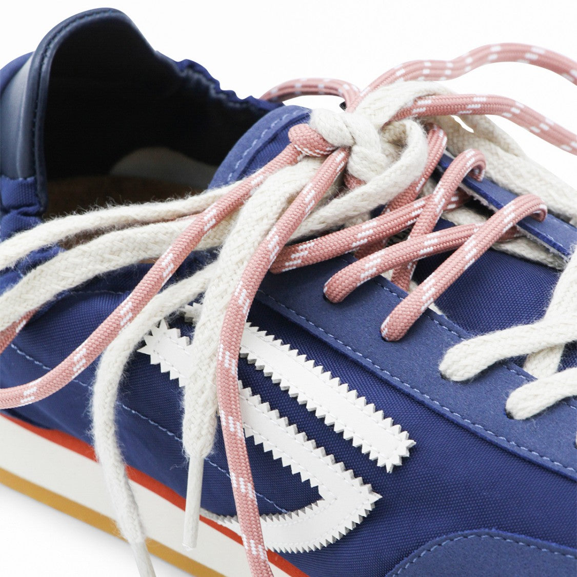 Puraai Sneakers With Classic Lace-Up Closure