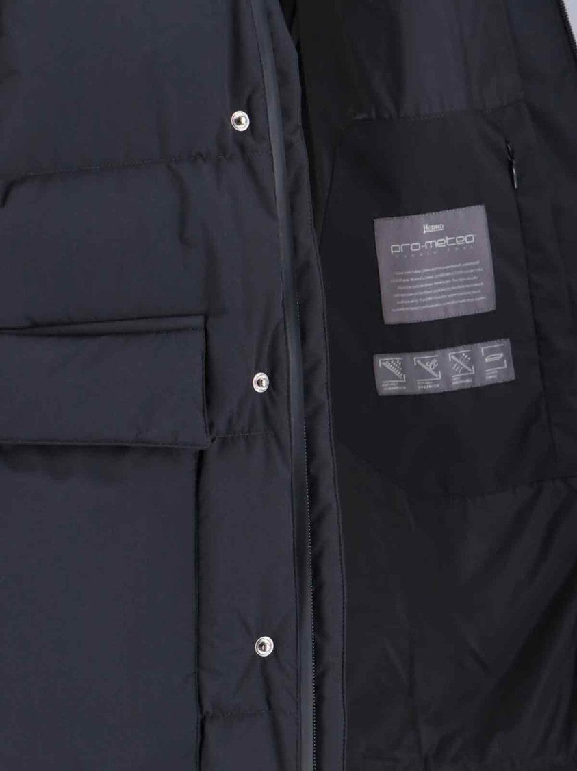 Herno Minimalist Black Zipper Jacket With Subtle Stitching