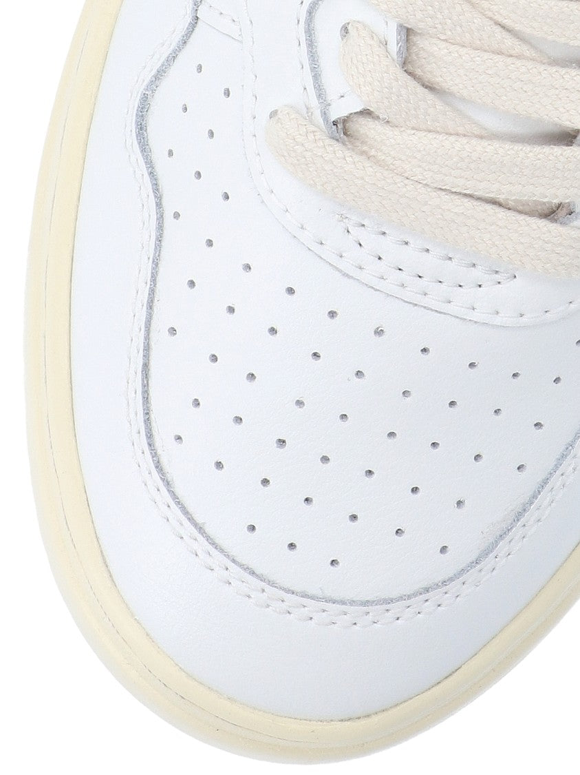 Autry White Medalist Leather Low-Top Sneakers