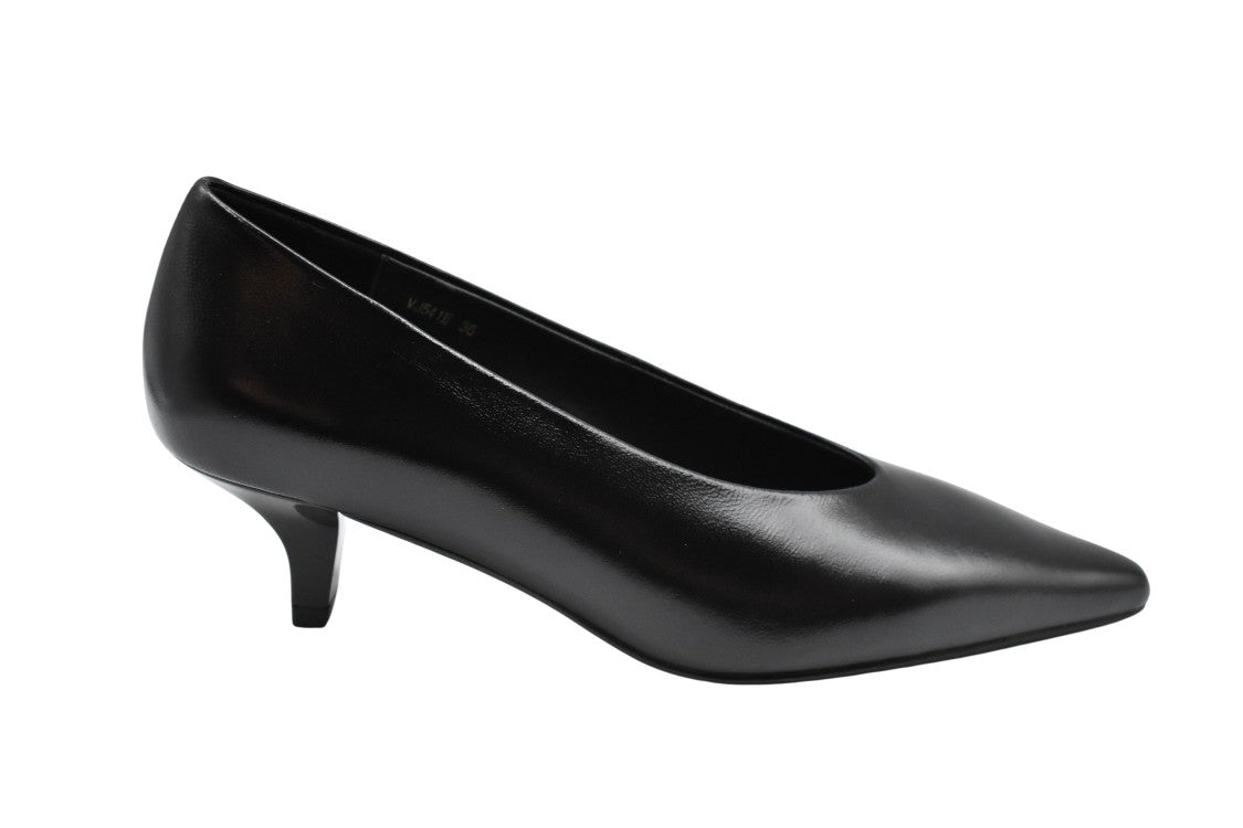 Jeannot Low-Heeled Black Shoes With Pointed Toe