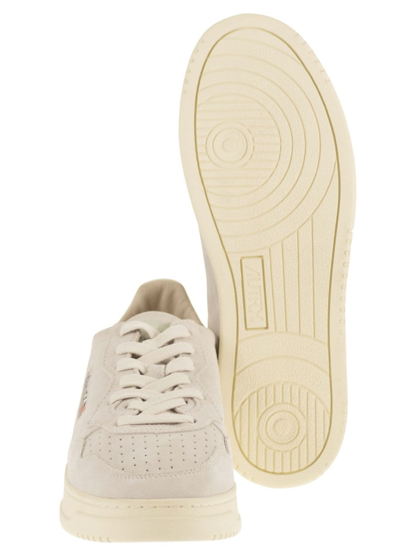 Autry Medalist Low - Suede Sneakers