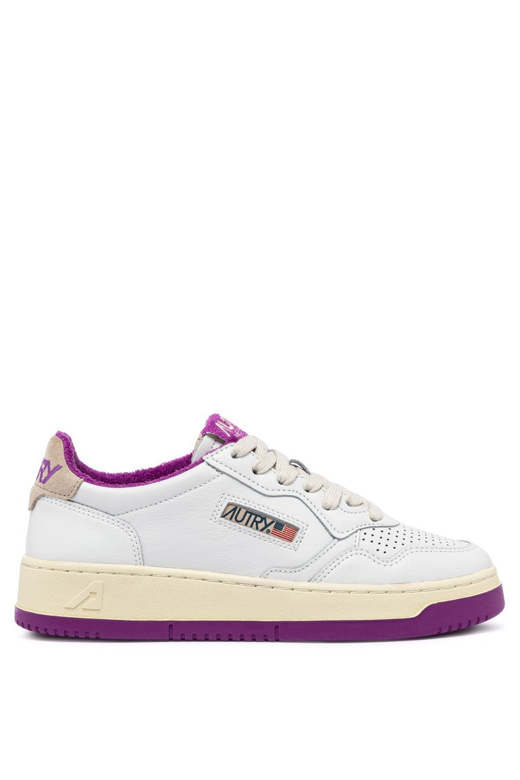 Autry Women’S Medalist Leather Sneakers