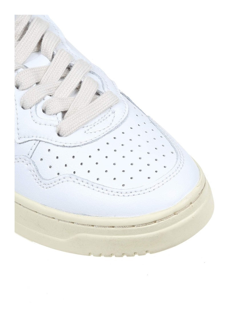 Autry Sneakers In White Leather