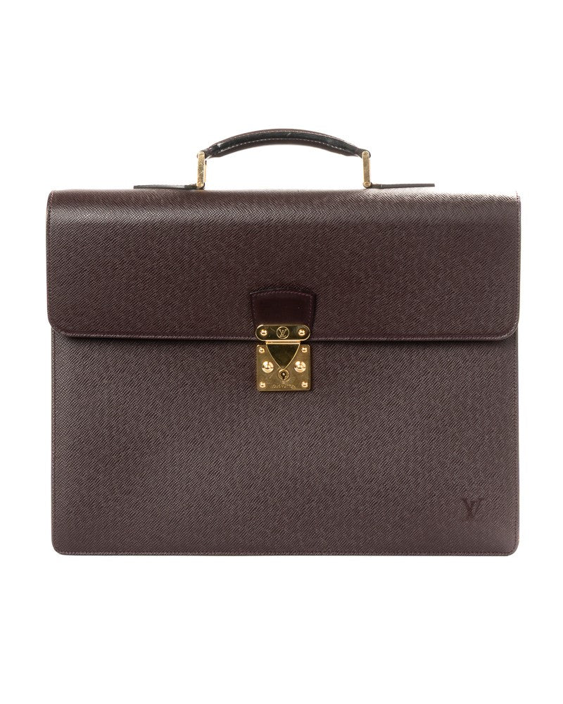 Louis Vuitton Laguito Gm Taiga Document Holder In Bordeaux