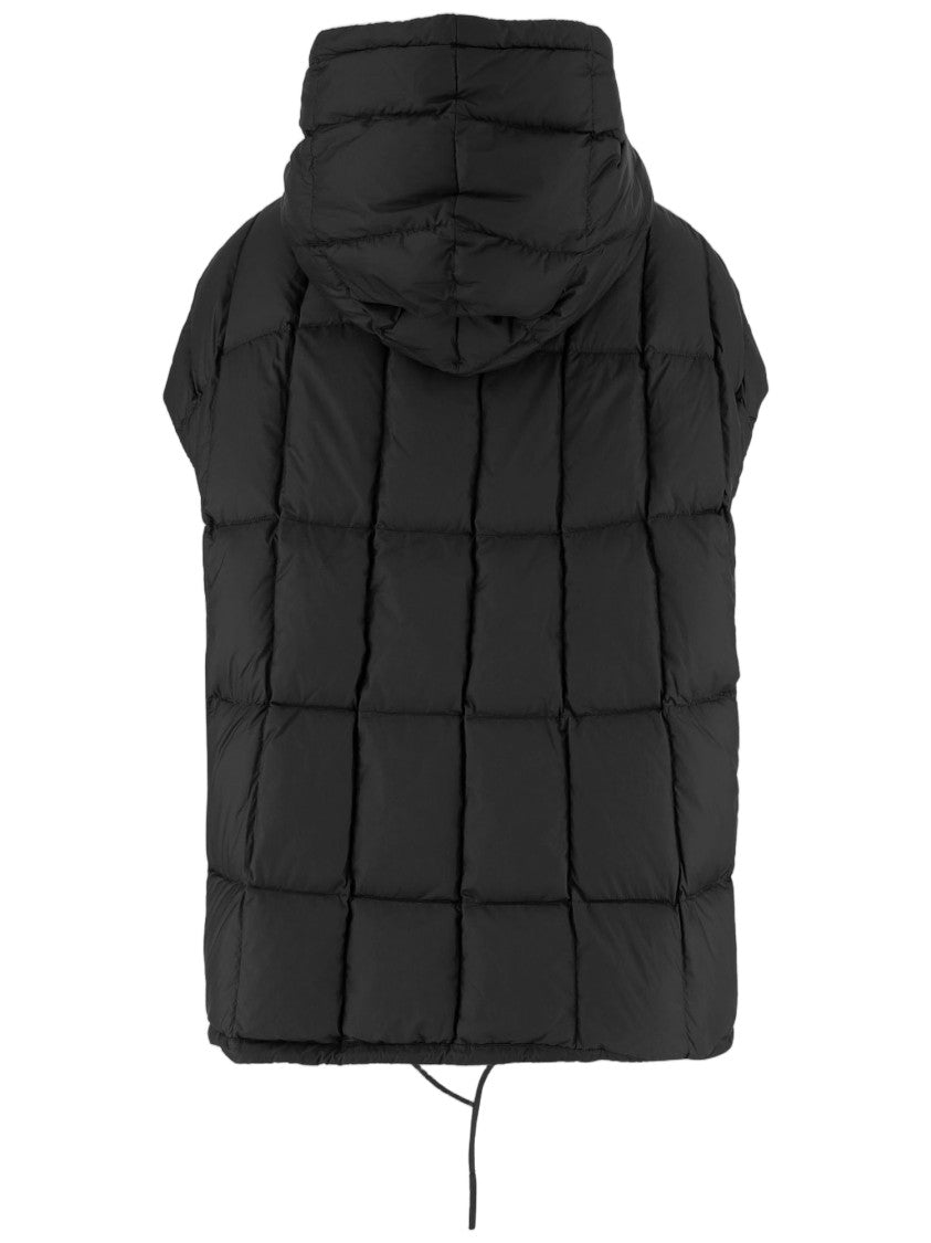 Ienki Ienki Oversized Black Sleeveless Down Jacket With Quilted Design