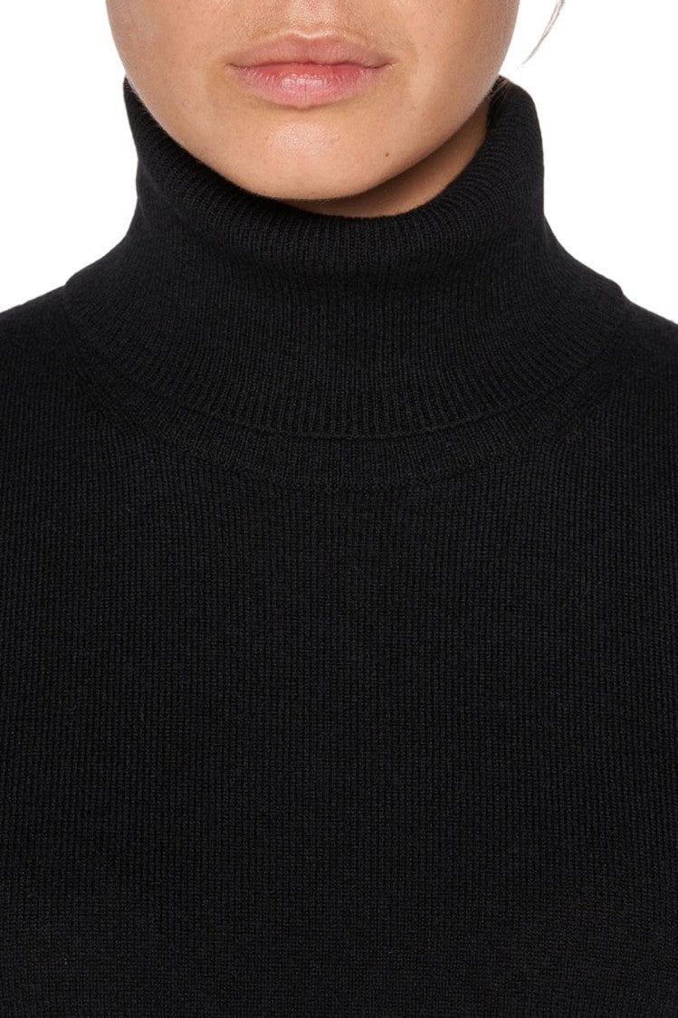 Kangra Ribbed Black Turtleneck Sweater