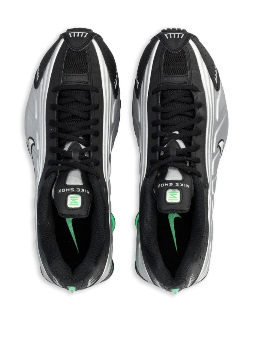 Nike Shox R4 Sneaker