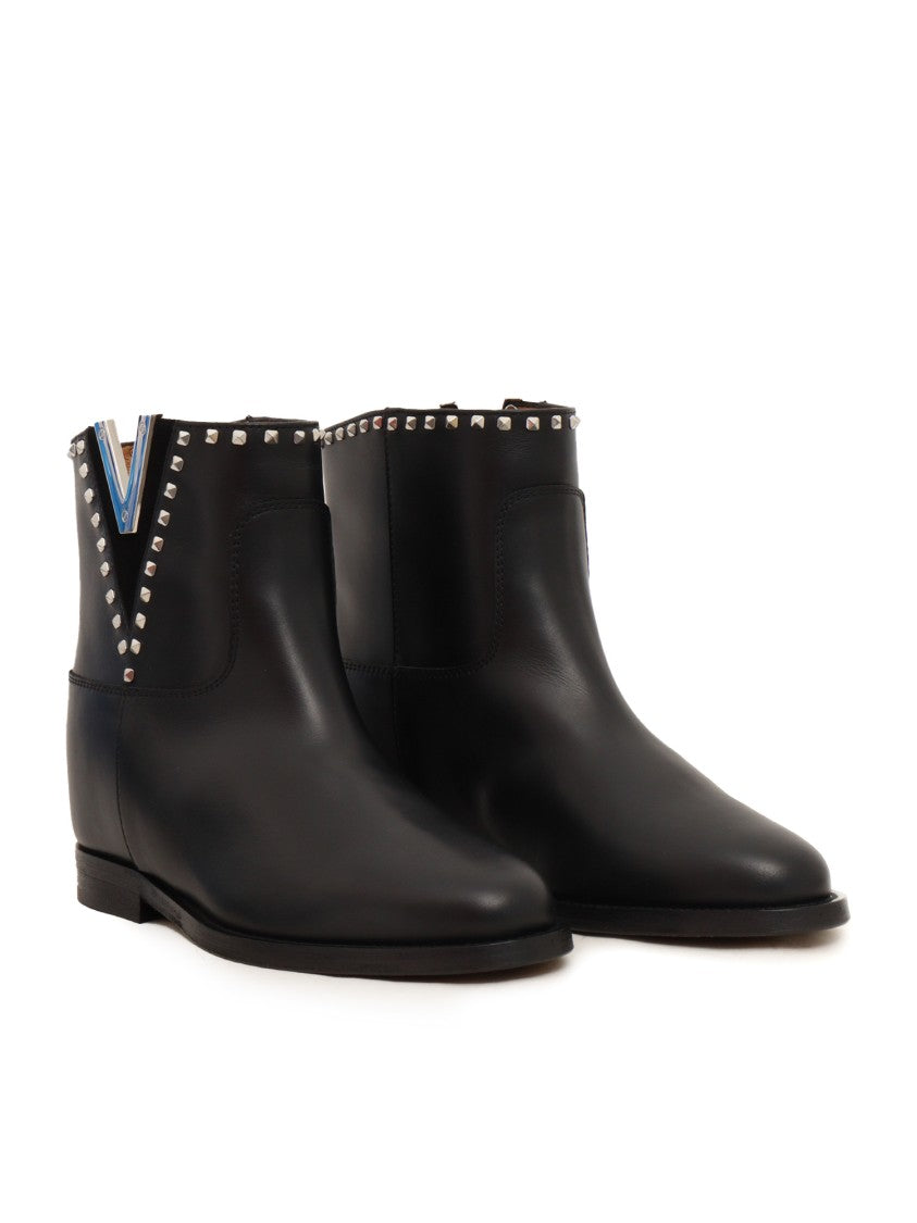 Via Roma 15 V-Cut Ankle Boot Adorned