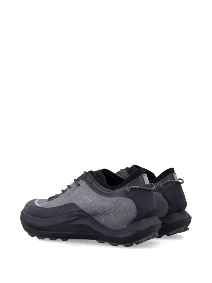 Roa Textured Black Lace-Up Flat Shoes With Modern Silhouette