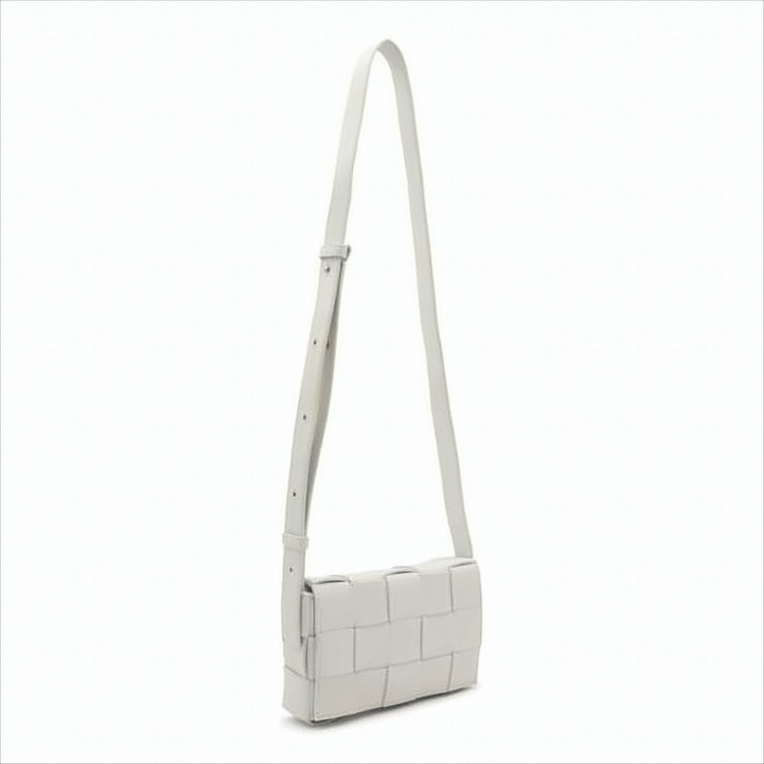 Bottega Veneta Woven White Crossbody Bag With Structured Silhouette