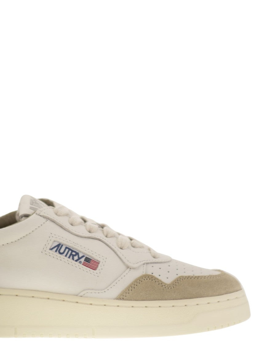Autry Medalist Low - Two-Tone Leather Sneakers