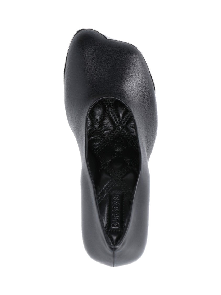 Burberry "Duck" Pointed Toe Pumps – Black