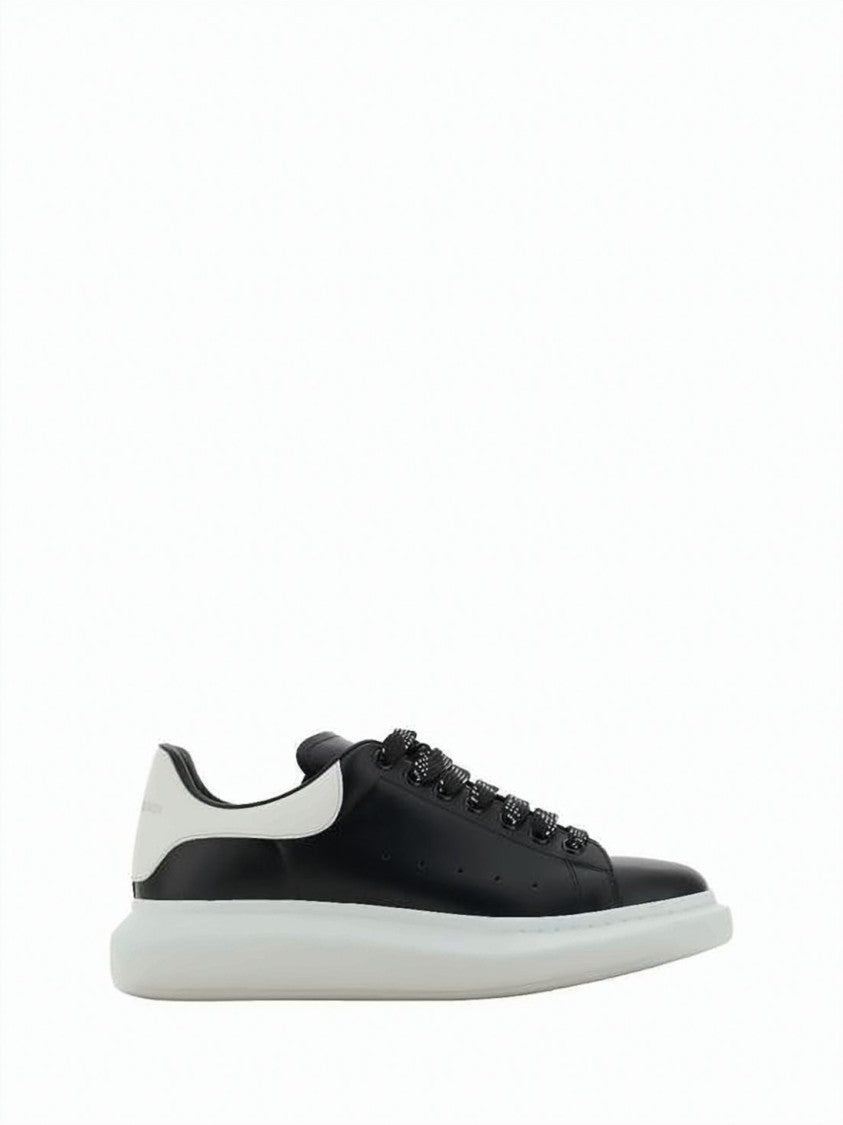 Alexander Mcqueen Alexander Mcqueen Oversized Sneakers With Contrast White Heel Tab