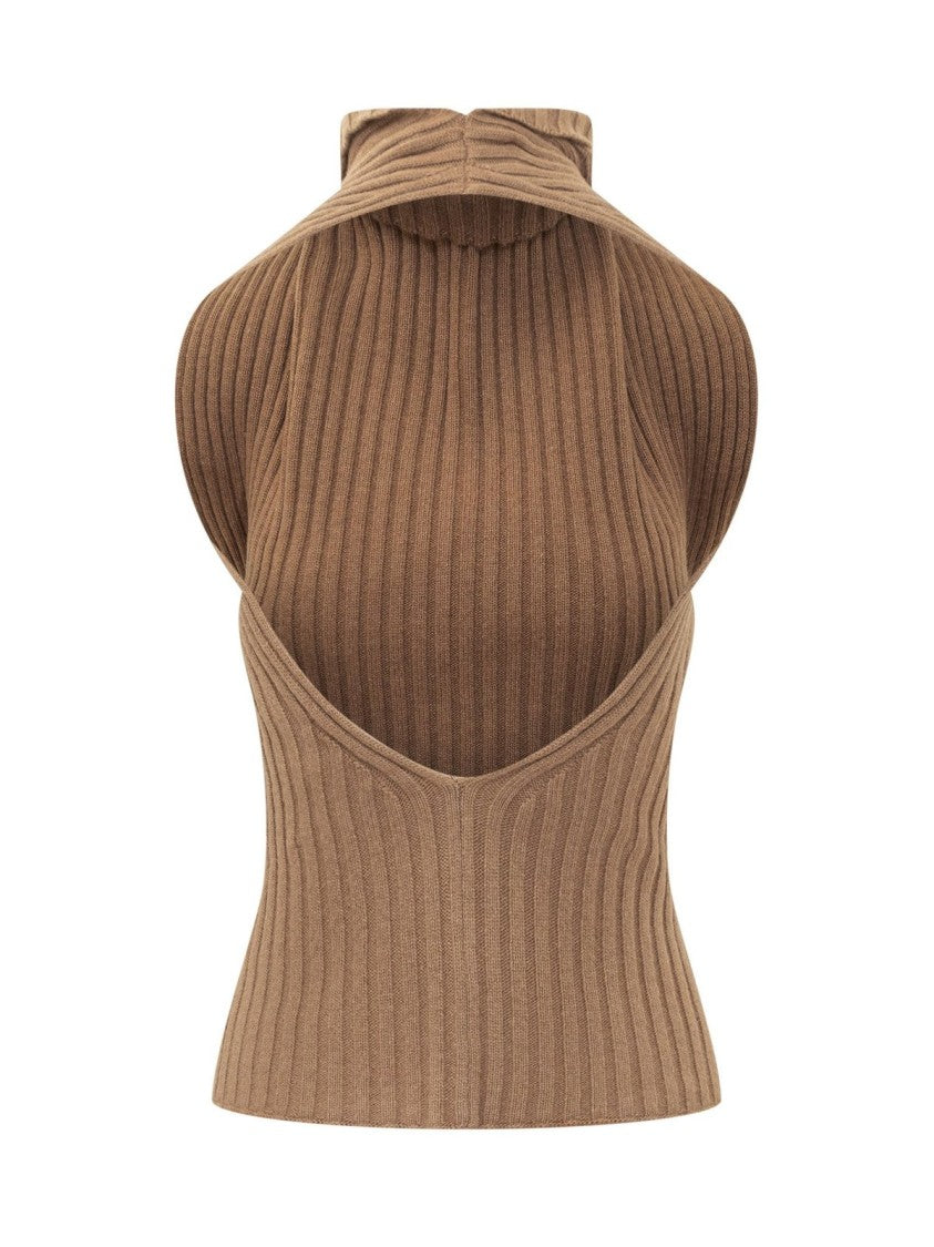 Victoria Beckham Minimalist Grey Top With Smooth Texture