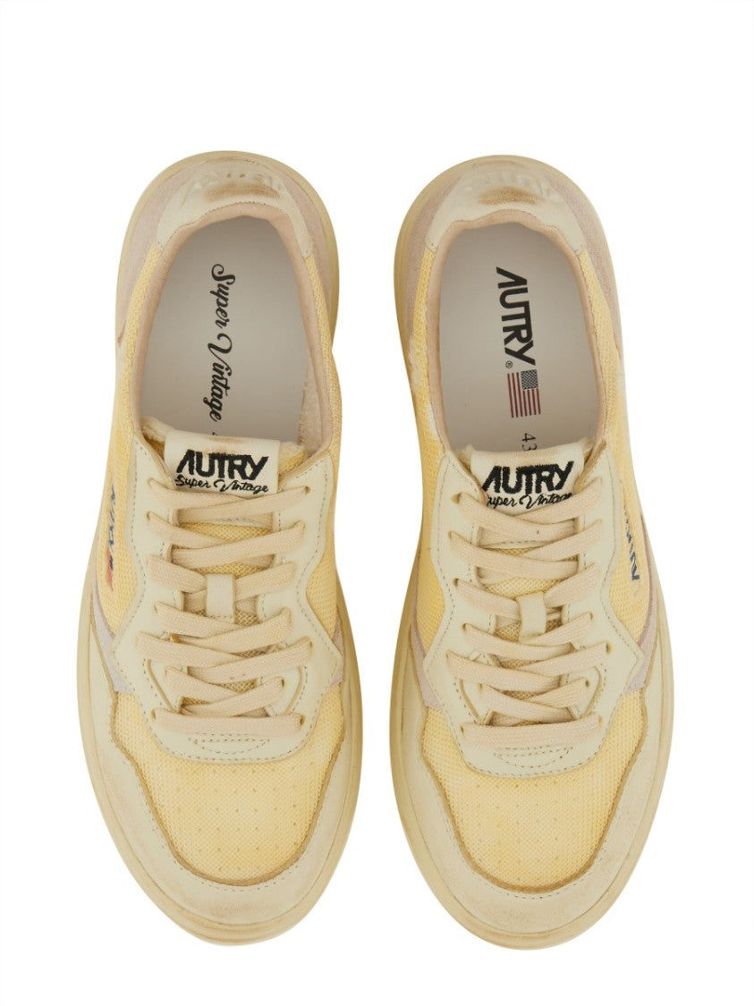 Autry Medalist Low Super Vintage Sneakers