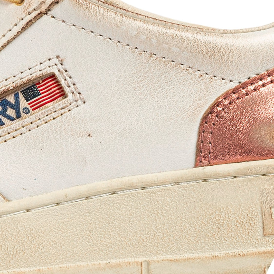 Autry Medalist Super Vintage Sneakers With Contrast Metallic Accents