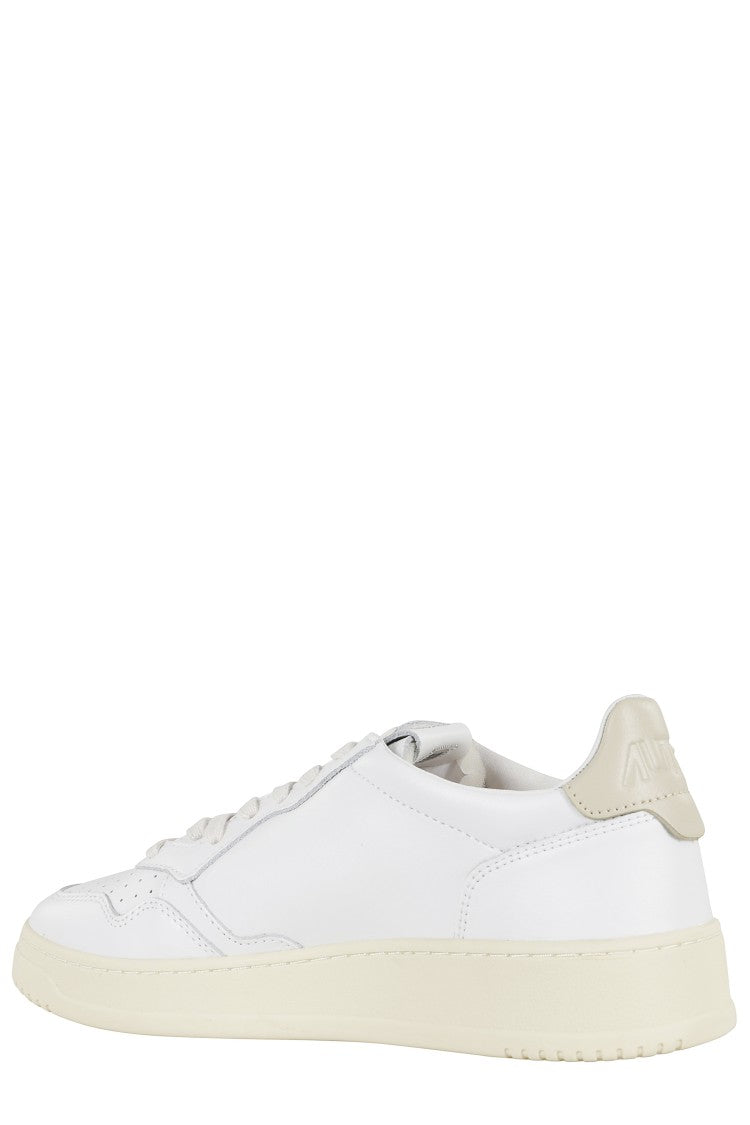 Autry White Medalist Low Men Sneakers