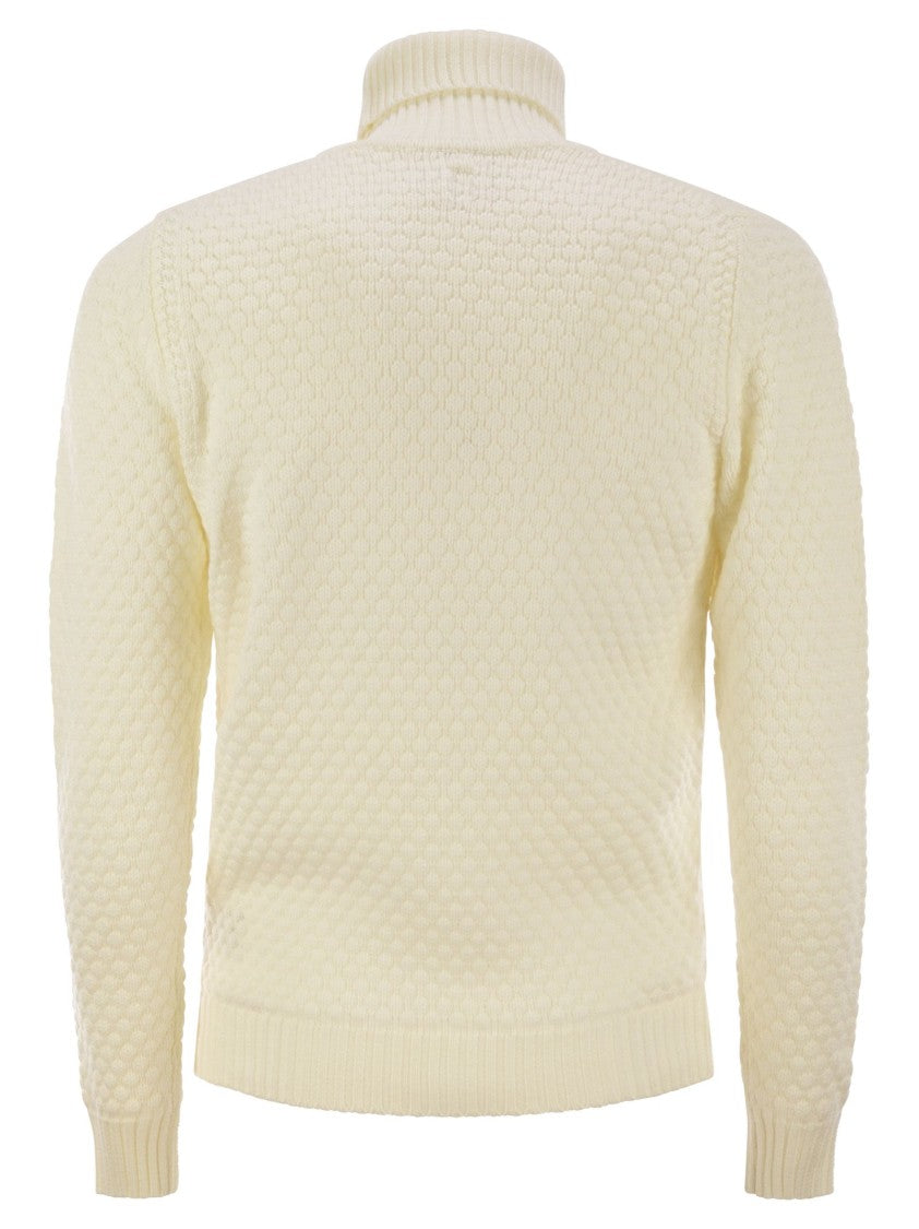 Rakki' Honeycomb Stitch Turtleneck - White