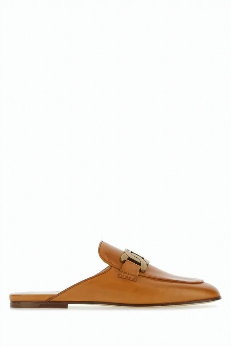 Tod's Leather Mule Slipper With Pointed Toe And Buckle Detail