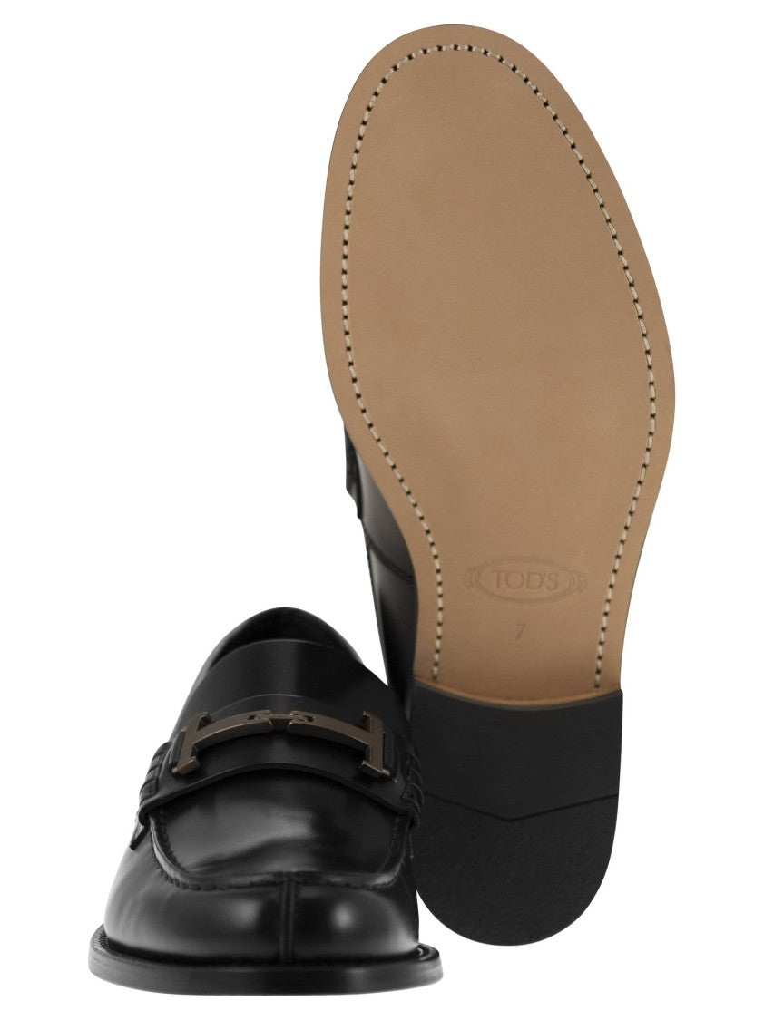 Tod's Leather Loafer With Iconic Metal T Accessory