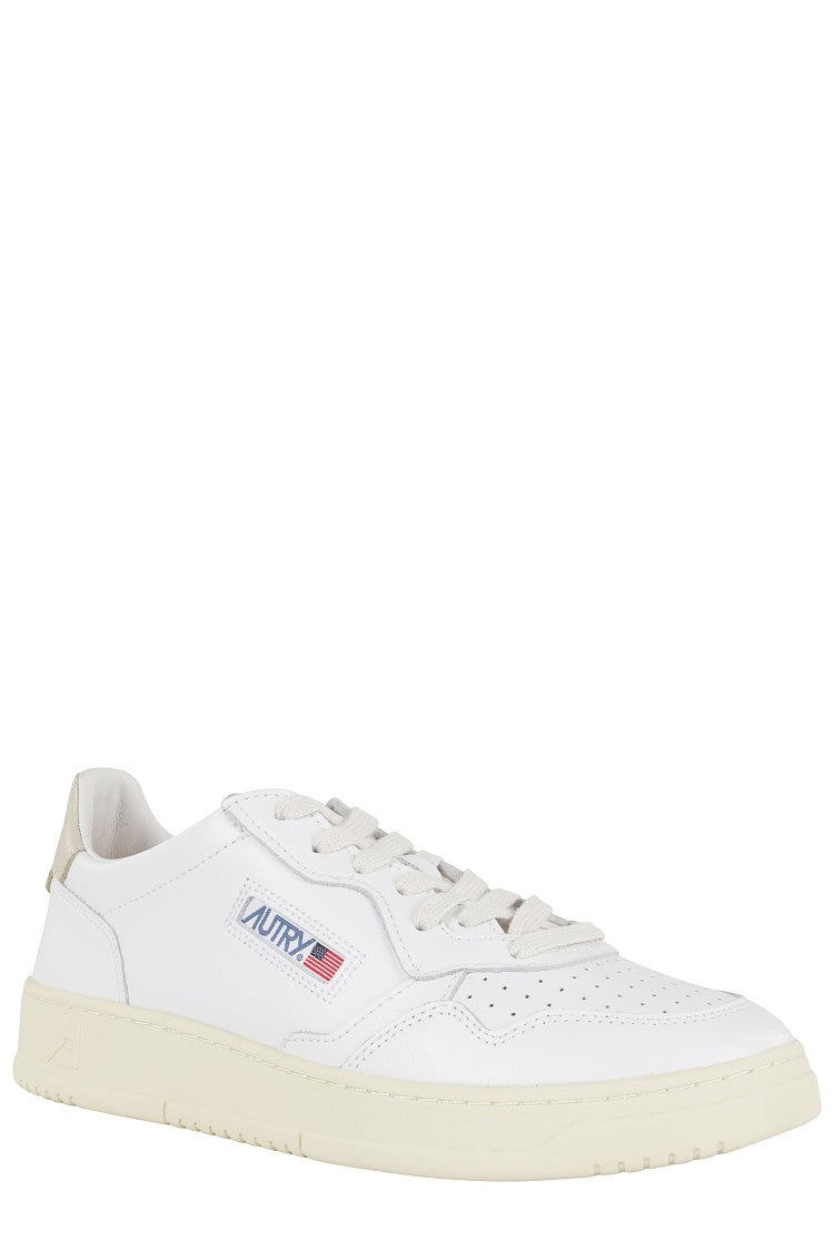 Autry White Medalist Low Men Sneakers