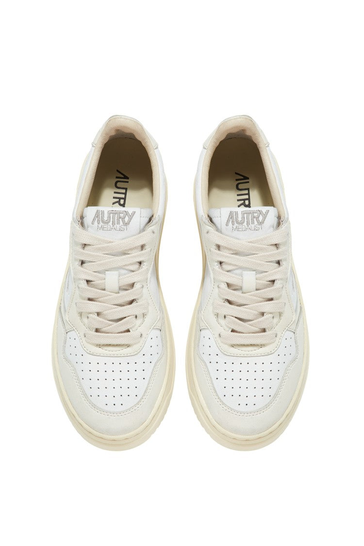 Autry Women’S Medalist Goat Leather Soft Bicolor Sneakers