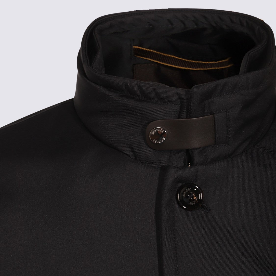 Moorer Tailored Black Minimalist Coat With High Collar And Button Closure