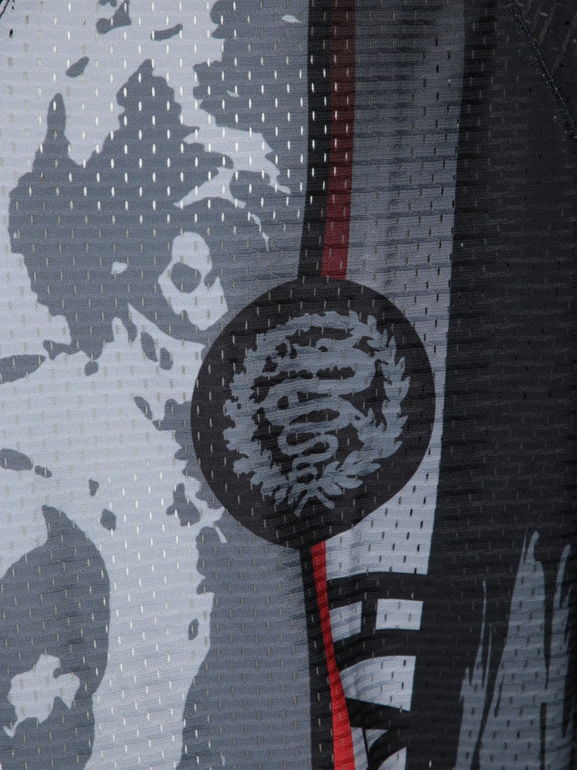 Umbro Black T-Shirt With Bold Lion Graphic And Breathable Mesh