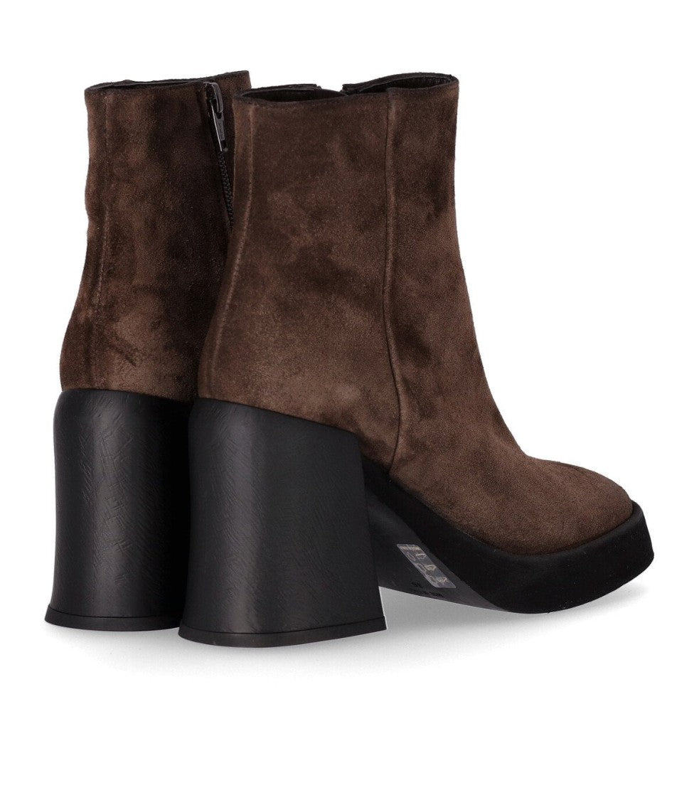 Strategia Hombre Brown Heeled Ankle Boot