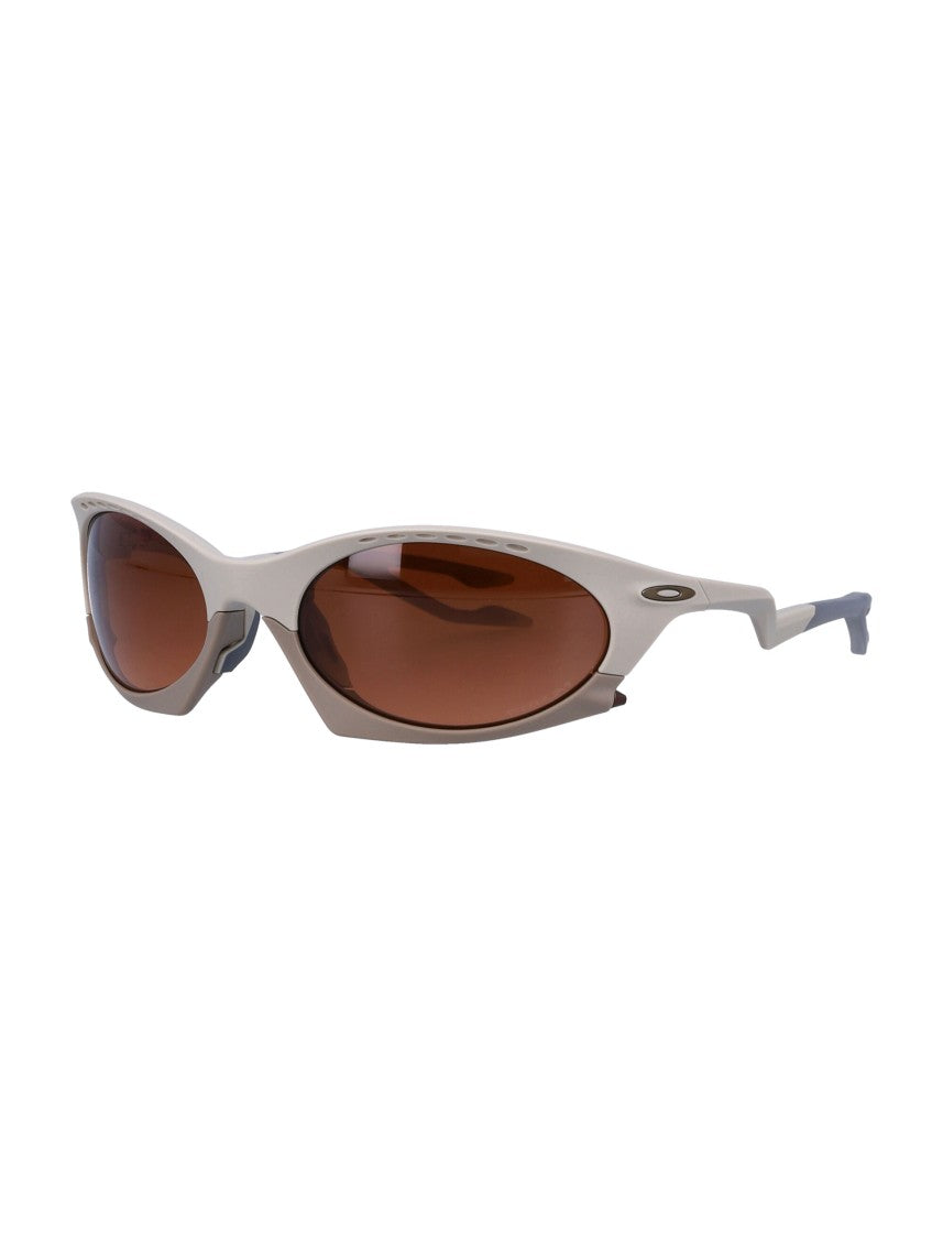 Oakley Plantaris .Odern Cat-Eye Sunglasses