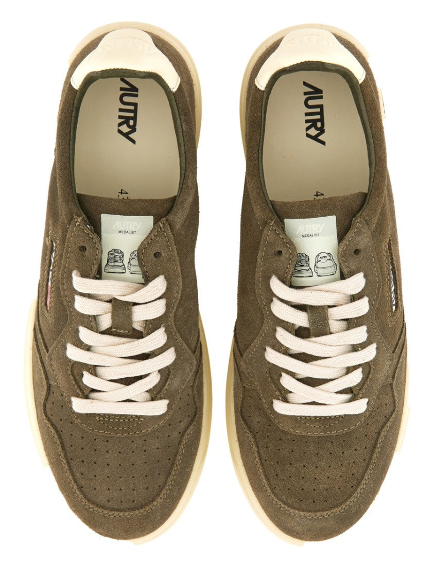 Autry "Medalist Low" Sneaker