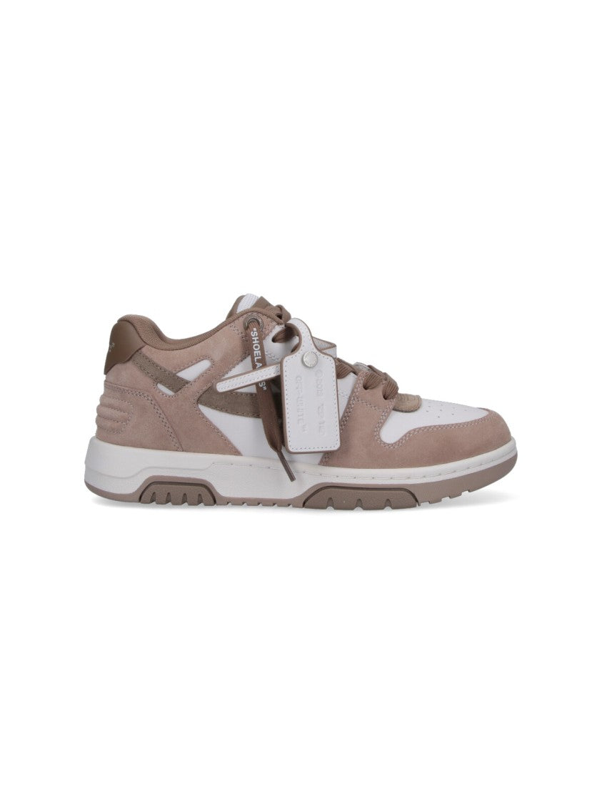 Off-White Rounded Toe Low-Top Sneakers With Iconic Arrow Logo