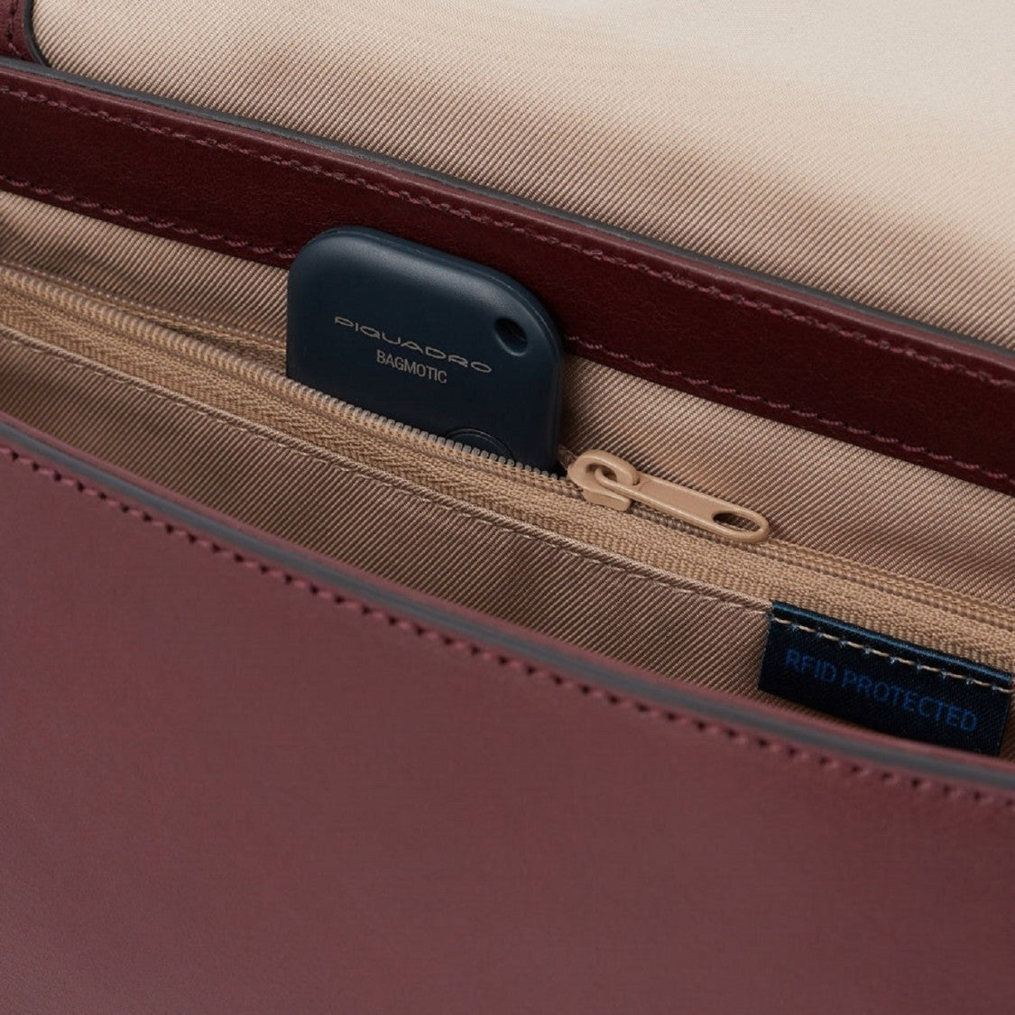 Piquadro Bordeaux Leather Shoulder Bag