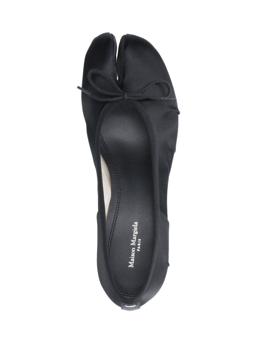 Maison Margiela “Tabi” Lace-Up Flats – Black