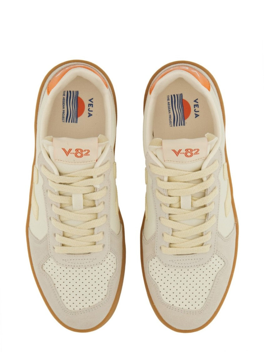 Veja "V-82" Sneaker