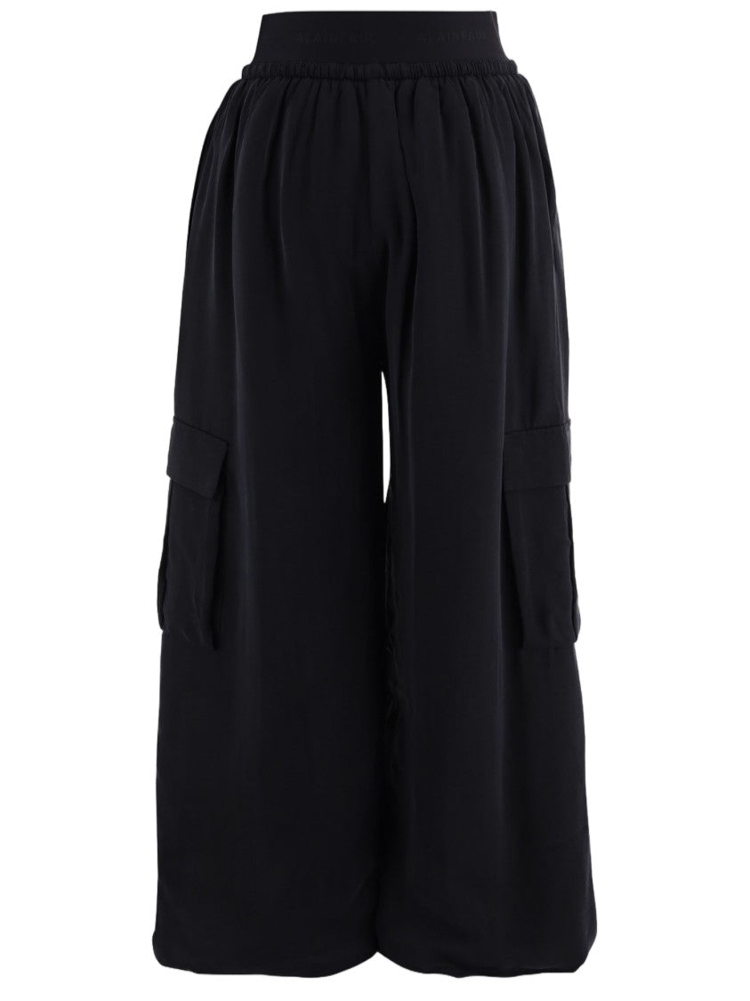 Alainpaul Knee-Length Black Shorts With Elastic Waistband And Utility Pockets