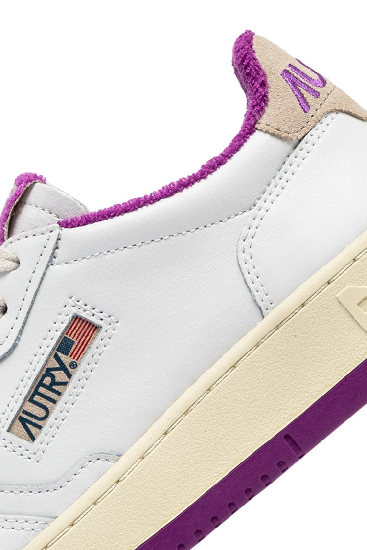 Autry Women’S Medalist Leather Sneakers