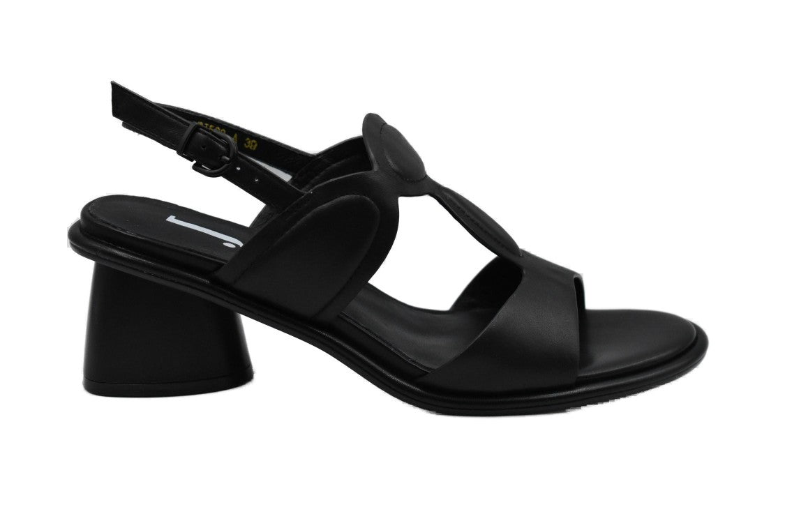 Jeannot Black Low-Heeled Sandals With T-Strap Design
